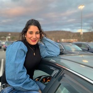 Meet your Posher, Mayada